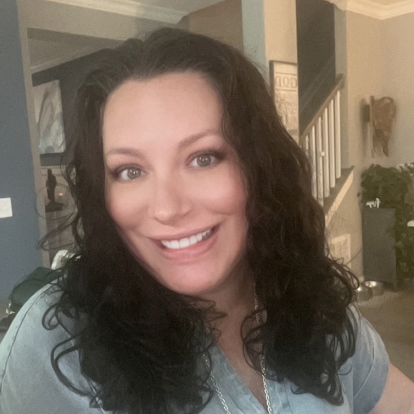 Meet your Posher, Erica Brooke - Picture 8 of 9